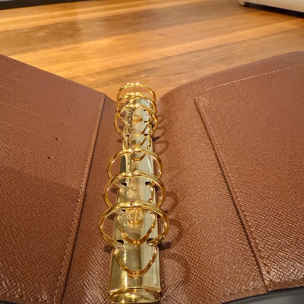 Louis Vuitton Medium Ring Agenda Cover - Picture 7 of 14
